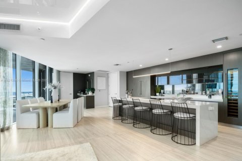 Condo in Miami, Florida, 4 bedrooms  № 1797675 - photo 7