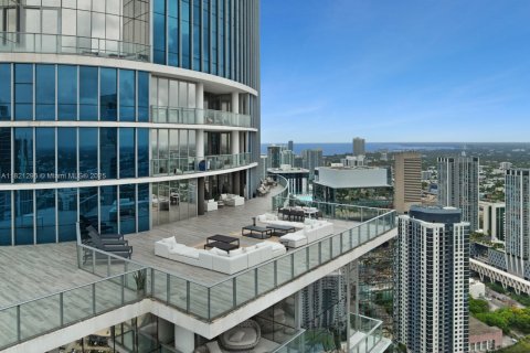 Condo in Miami, Florida, 4 bedrooms  № 1797675 - photo 2