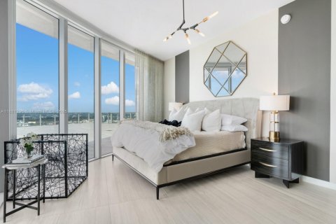 Condo in Miami, Florida, 4 bedrooms  № 1797675 - photo 8