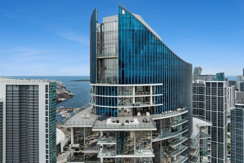 Condo in Miami, Florida, 4 bedrooms  № 1797675 - photo 1