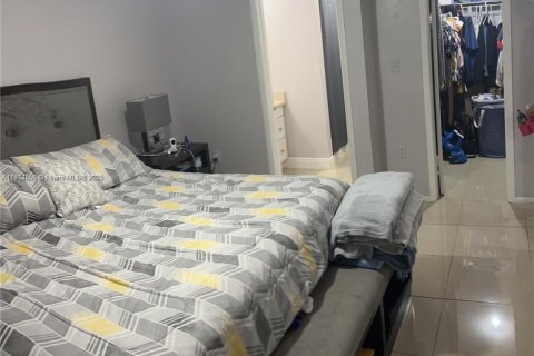 Condominio en alquiler en Miami, Florida, 2 dormitorios, 97.83 m2 № 1970186 - foto 12