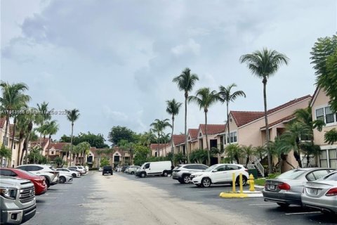 Condominio en alquiler en Miami, Florida, 2 dormitorios, 97.83 m2 № 1970186 - foto 3