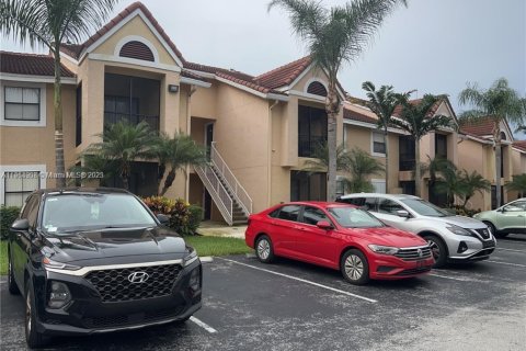 Condominio en alquiler en Miami, Florida, 2 dormitorios, 97.83 m2 № 1970186 - foto 2