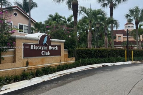 Condominio en alquiler en Miami, Florida, 2 dormitorios, 97.83 m2 № 1970186 - foto 21