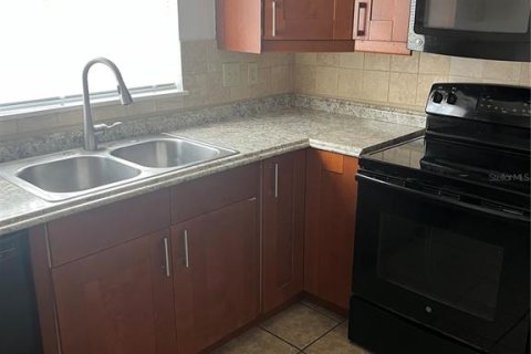 Condo in Orlando, Florida, 2 bedrooms  № 2403567 - photo 5