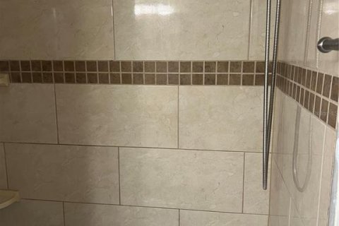 Condo in Orlando, Florida, 2 bedrooms  № 2403567 - photo 12