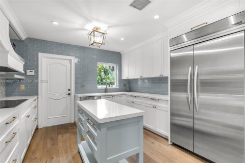 Casa en alquiler en Coral Gables, Florida, 4 dormitorios, 278.34 m2 № 2056594 - foto 13