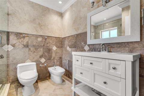 Casa en alquiler en Coral Gables, Florida, 4 dormitorios, 278.34 m2 № 2056594 - foto 22