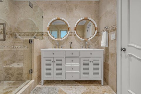 Casa en alquiler en Coral Gables, Florida, 4 dormitorios, 278.34 m2 № 2056594 - foto 25