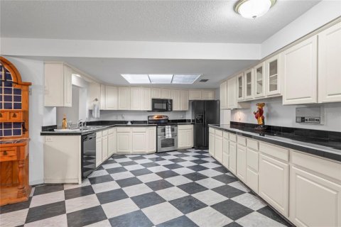 House in Tarpon Springs, Florida 4 bedrooms, 252.51 sq.m. № 1884573 - photo 16