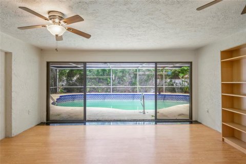 House in Tarpon Springs, Florida 4 bedrooms, 252.51 sq.m. № 1884573 - photo 29
