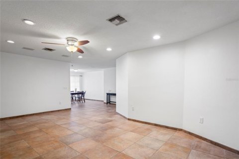 House in Tarpon Springs, Florida 4 bedrooms, 252.51 sq.m. № 1884573 - photo 12