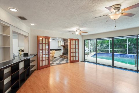 House in Tarpon Springs, Florida 4 bedrooms, 252.51 sq.m. № 1884573 - photo 27