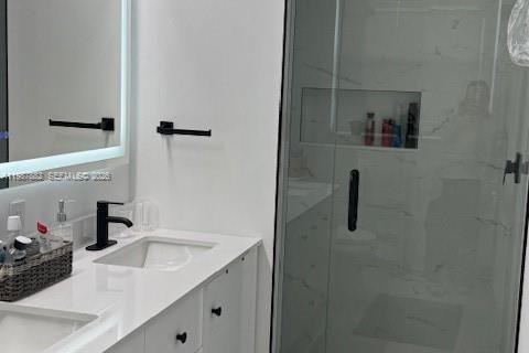 House in Weston, Florida 3 bedrooms, 144.18 sq.m. № 2068513 - photo 9