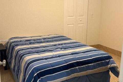 House in Weston, Florida 3 bedrooms, 144.18 sq.m. № 2068513 - photo 11