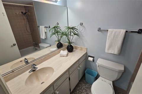 Condo in Daytona Beach, Florida, 2 bedrooms  № 2092848 - photo 25
