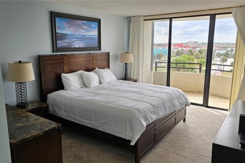 Condo in Daytona Beach, Florida, 2 bedrooms  № 2092848 - photo 18