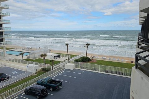 Condo in Daytona Beach, Florida, 2 bedrooms  № 2092848 - photo 9