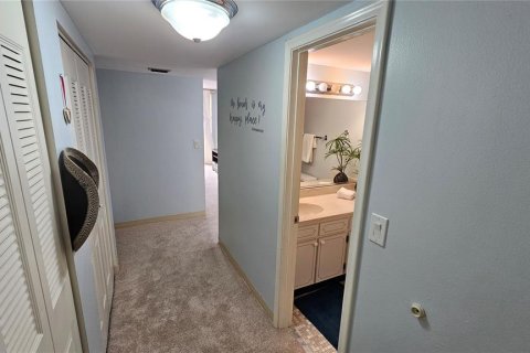 Condo in Daytona Beach, Florida, 2 bedrooms  № 2092848 - photo 26