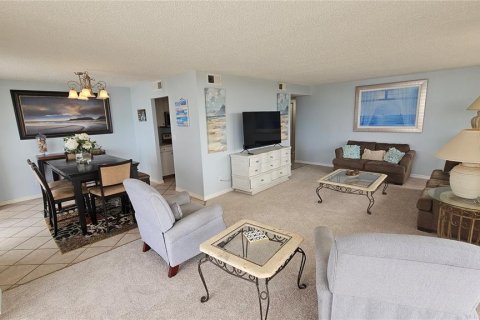 Condo in Daytona Beach, Florida, 2 bedrooms  № 2092848 - photo 4