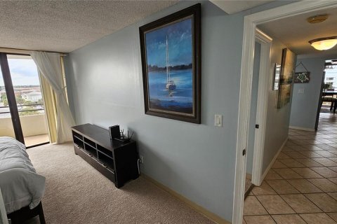 Condo in Daytona Beach, Florida, 2 bedrooms  № 2092848 - photo 27