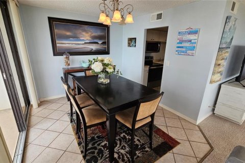 Condo in Daytona Beach, Florida, 2 bedrooms  № 2092848 - photo 6