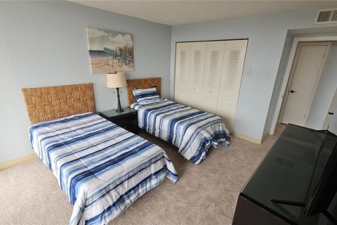 Condo in Daytona Beach, Florida, 2 bedrooms  № 2092848 - photo 30