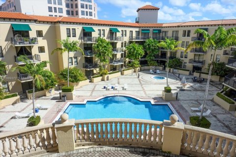 Condo in Coral Gables, Florida, 2 bedrooms  № 2012768 - photo 20