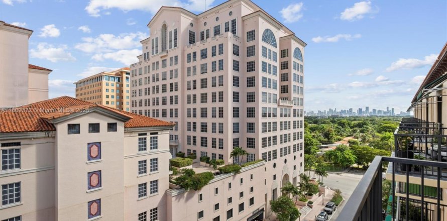 Condo in Coral Gables, Florida, 2 bedrooms  № 2012768