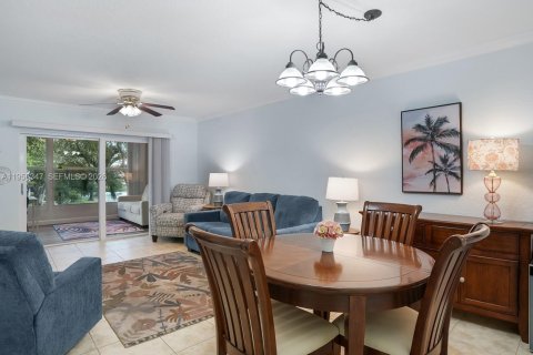 Condominio en venta en Lauderdale Lakes, Florida, 2 dormitorios, 87.7 m2 № 2020762 - foto 19