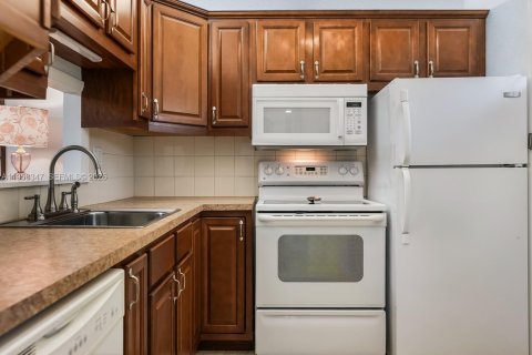 Condominio en venta en Lauderdale Lakes, Florida, 2 dormitorios, 87.7 m2 № 2020762 - foto 21