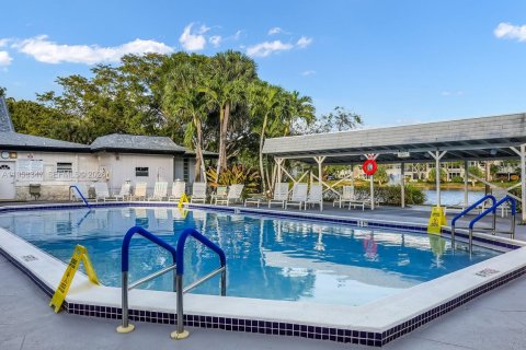 Condominio en venta en Lauderdale Lakes, Florida, 2 dormitorios, 87.7 m2 № 2020762 - foto 28