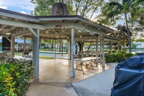 Condominio en venta en Lauderdale Lakes, Florida, 2 dormitorios, 87.7 m2 № 2020762 - foto 30
