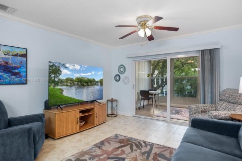 Condominio en Lauderdale Lakes, Florida, 2 dormitorios  № 2020762