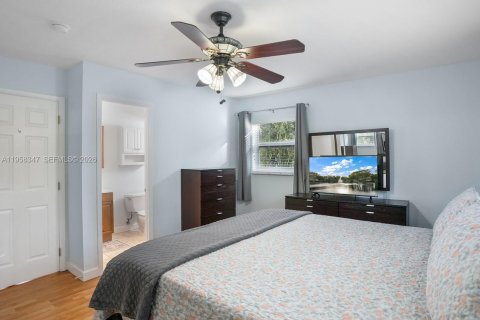 Condominio en venta en Lauderdale Lakes, Florida, 2 dormitorios, 87.7 m2 № 2020762 - foto 7