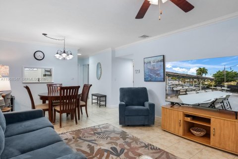 Condominio en venta en Lauderdale Lakes, Florida, 2 dormitorios, 87.7 m2 № 2020762 - foto 17