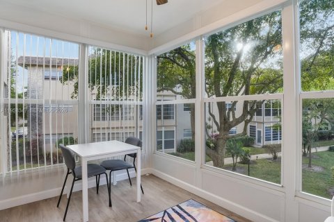 Condominio en venta en Lauderdale Lakes, Florida, 2 dormitorios, 87.7 m2 № 2020762 - foto 14