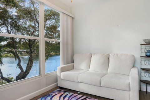 Condominio en venta en Lauderdale Lakes, Florida, 2 dormitorios, 87.7 m2 № 2020762 - foto 13