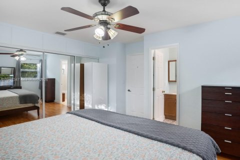 Condominio en venta en Lauderdale Lakes, Florida, 2 dormitorios, 87.7 m2 № 2020762 - foto 8