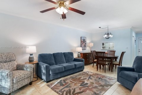 Condominio en venta en Lauderdale Lakes, Florida, 2 dormitorios, 87.7 m2 № 2020762 - foto 16