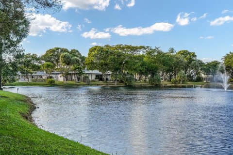 Condominio en venta en Lauderdale Lakes, Florida, 2 dormitorios, 87.7 m2 № 2020762 - foto 26