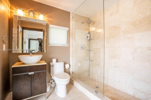 Купить виллу или дом в Корал-Гейблс, Флорида 4 спальни, 275.73м2, № 1974881 - фото 18