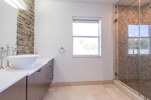 Купить виллу или дом в Корал-Гейблс, Флорида 4 спальни, 275.73м2, № 1974881 - фото 29