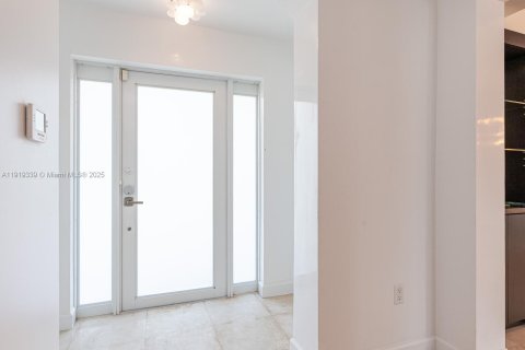 Купить виллу или дом в Корал-Гейблс, Флорида 4 спальни, 275.73м2, № 1974881 - фото 7