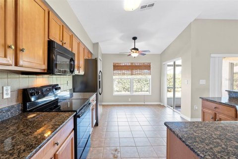 House in San Antonio, Florida 2 bedrooms, 138.33 sq.m. № 2131970 - photo 13