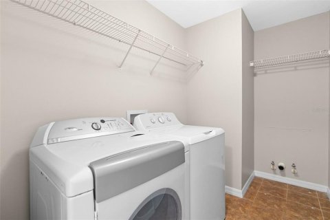 House in San Antonio, Florida 2 bedrooms, 138.33 sq.m. № 2131970 - photo 20