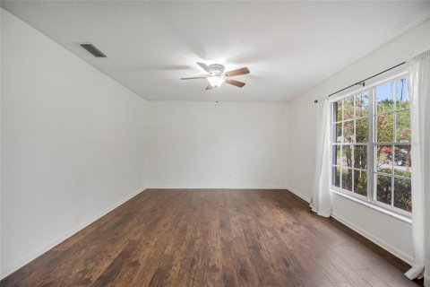 House in Orlando, Florida 3 bedrooms, 141.95 sq.m. № 2272922 - photo 8
