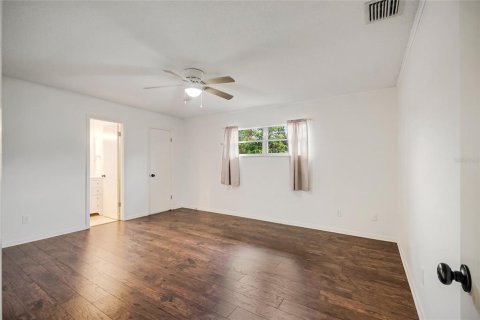 House in Orlando, Florida 3 bedrooms, 141.95 sq.m. № 2272922 - photo 16