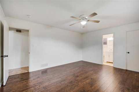 House in Orlando, Florida 3 bedrooms, 141.95 sq.m. № 2272922 - photo 17