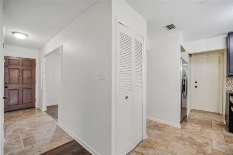 House in Orlando, Florida 3 bedrooms, 141.95 sq.m. № 2272922 - photo 10